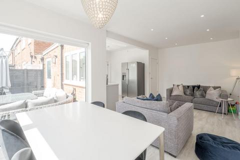 9 Orton Lane, Wombourne, Wolverhampton, WV5 9AN
