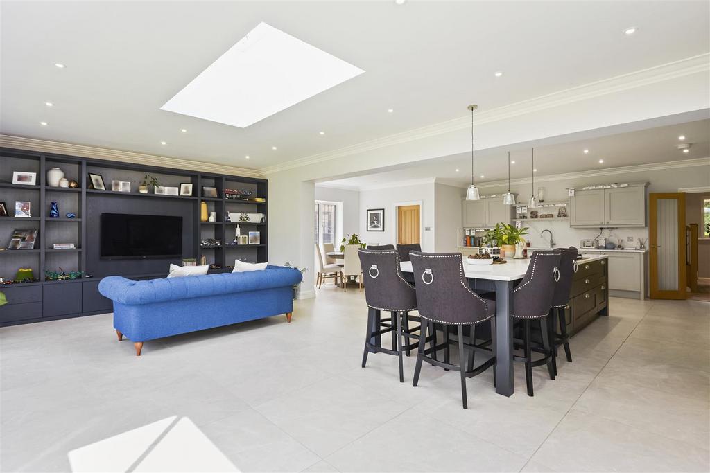 Kitchen/Breakfast/Family Room