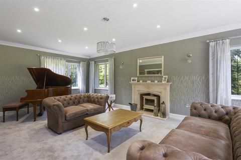 10 Hamilton Place, Kingswood, Tadworth, KT20 6PU
