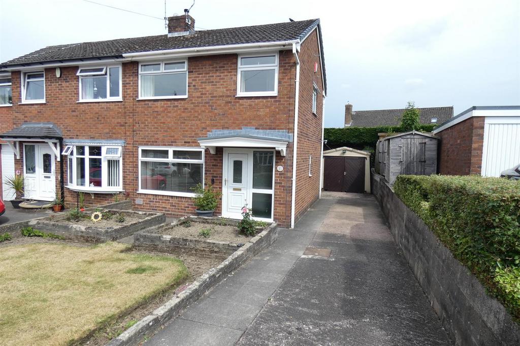 Dale Close, Cheadle, StokeOnTrent 3 bed semidetached house for sale