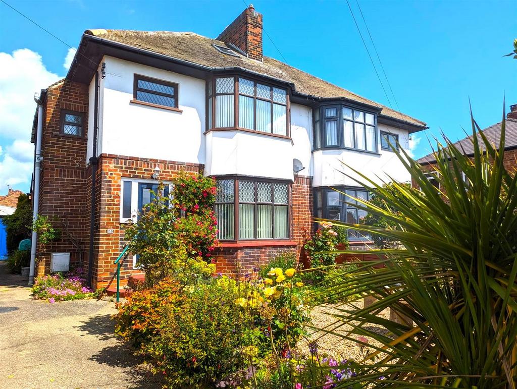 Belgrave Drive, Hornsea 3 bed house for sale £212,500