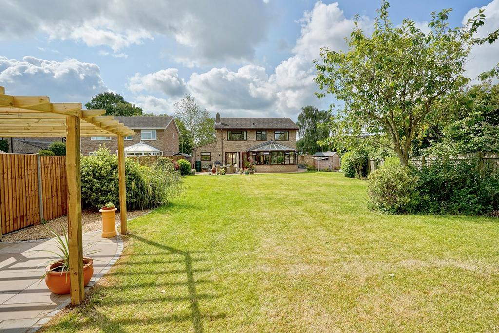 Mill Road, Buckden, Huntingdon, PE19 4 bed detached house for sale £