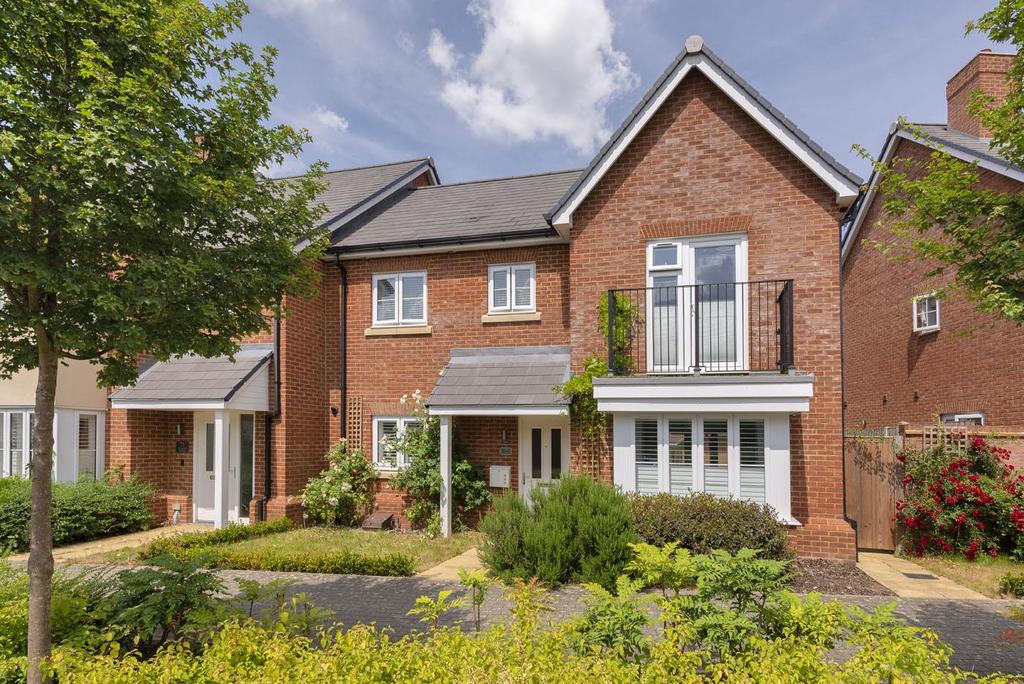 Beacon Avenue, Kings Hill, ME19 4LH 3 bed semidetached house for sale