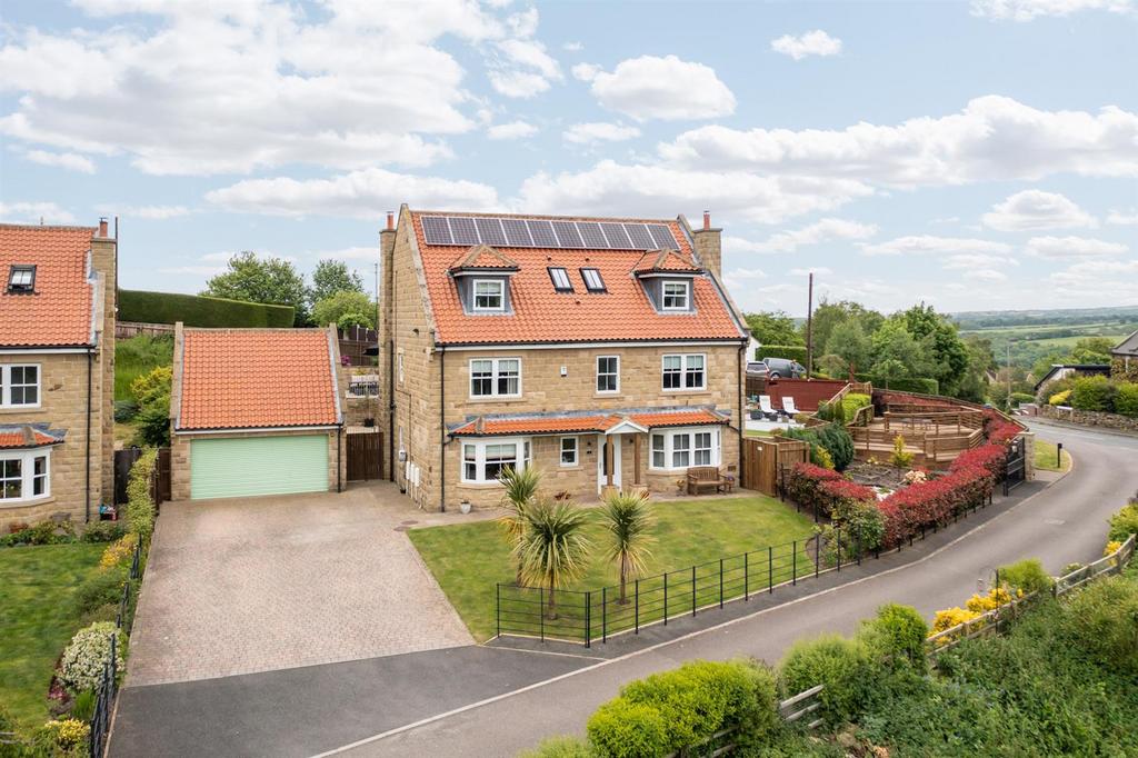 Provence House, Carr Hill Ridge, Briggswath, Whitby 5 bed house for