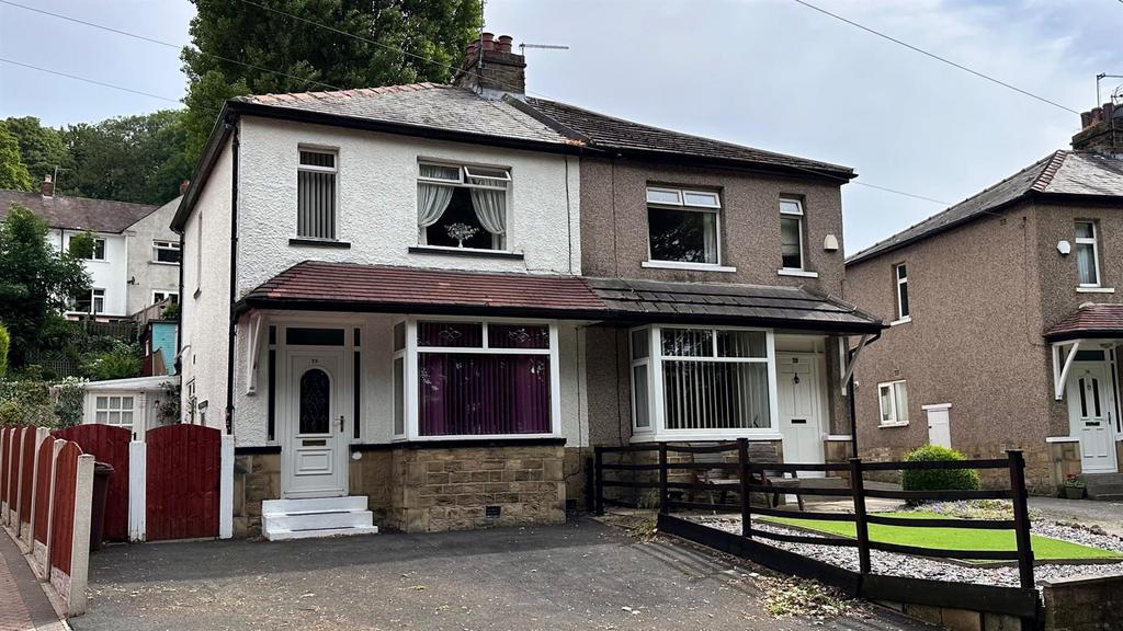 Poplar Crescent, Shipley 3 bed semidetached house for sale £95,000