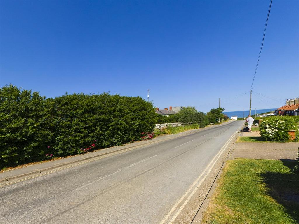 Lighthouse Road, Flamborough 3 bed semidetached bungalow for sale £