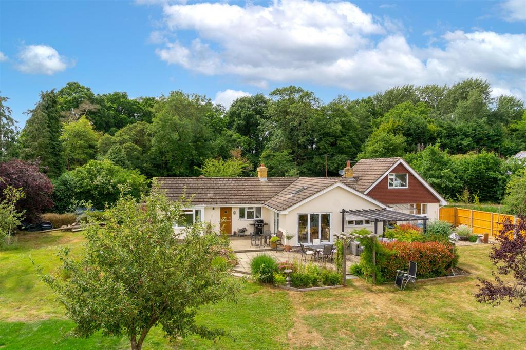 Lonesome Lane, Reigate 4 bed detached bungalow £900,000