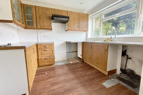 8 Dacombe Drive, Poole, BH16 5JL