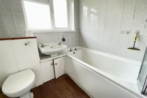 8 Dacombe Drive, Poole, BH16 5JL