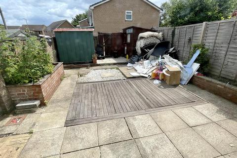 8 Dacombe Drive, Poole, BH16 5JL