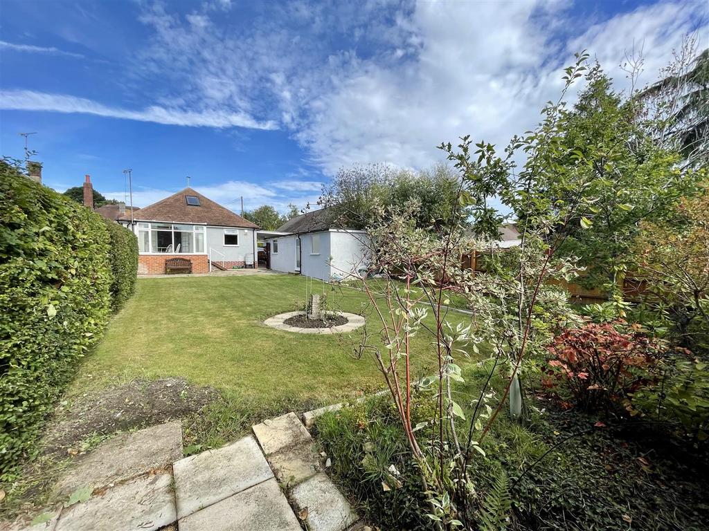 Springdale Road, Broadstone BH18 4 bed chalet for sale £475,000