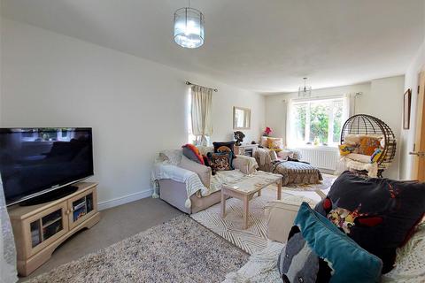 4 bedroom detached house for sale, Spencer Way, Scarborough
