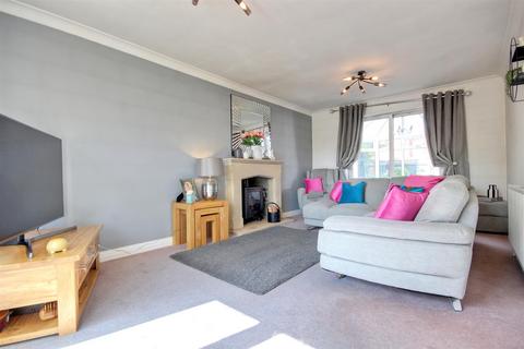 4 bedroom detached house for sale, Manor Park, Beverley