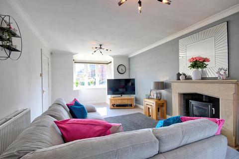 4 bedroom detached house for sale, Manor Park, Beverley
