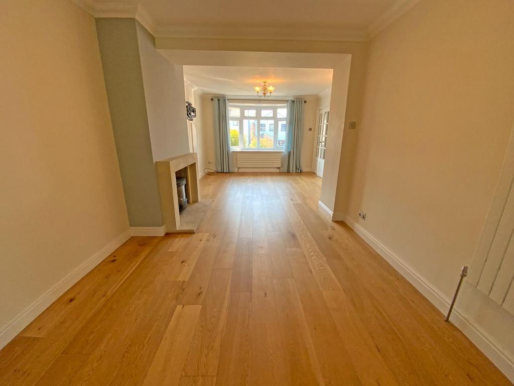 Sitting/Dining Room