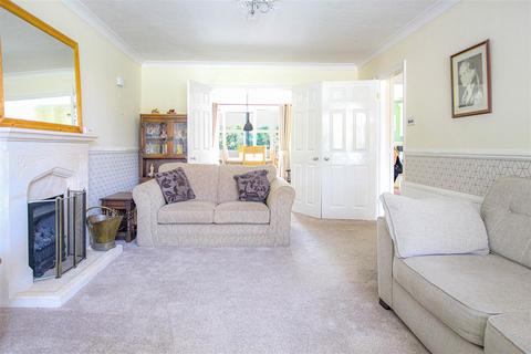 4 bedroom detached house for sale, Barnmead Way, Burnham-On-Crouch