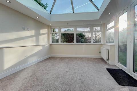 10 Barnmead Way, Burnham-on-crouch, CM0 8QD