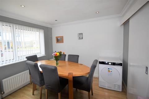 10 Birt Grove, Goole, DN14 6RP