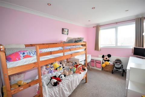 10 Birt Grove, Goole, DN14 6RP