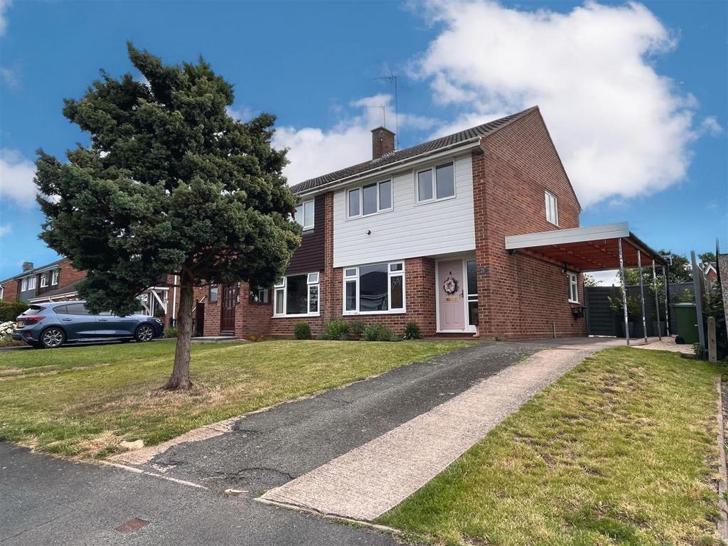 Willow Drive, Wellesbourne 3 bed semidetached house for sale £320,000