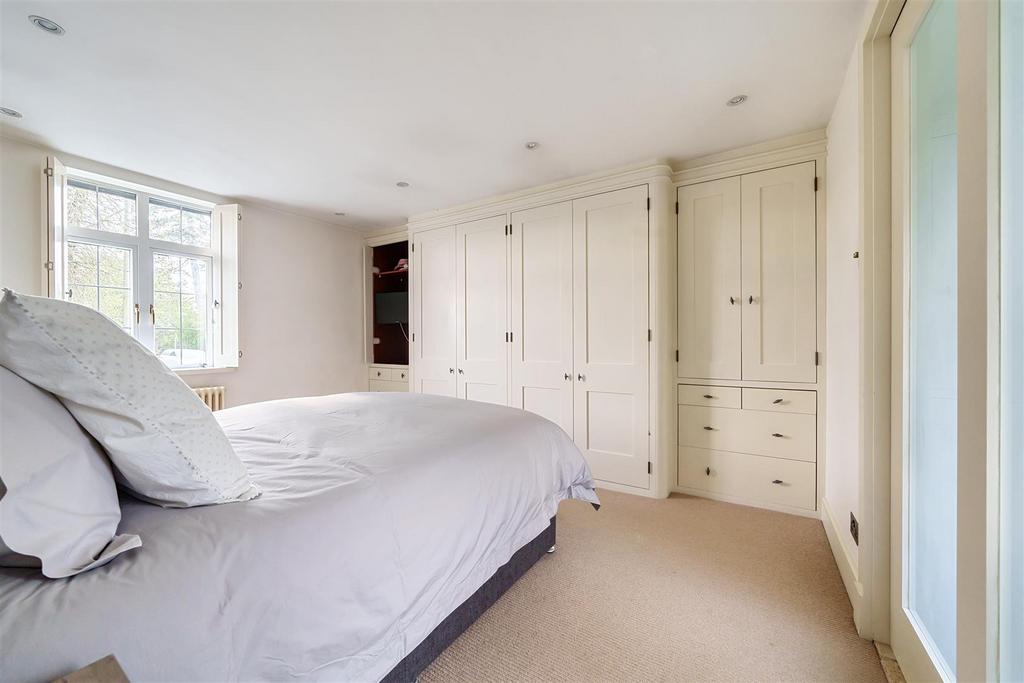 PIC 8 MAIN BED TODAY.jpg