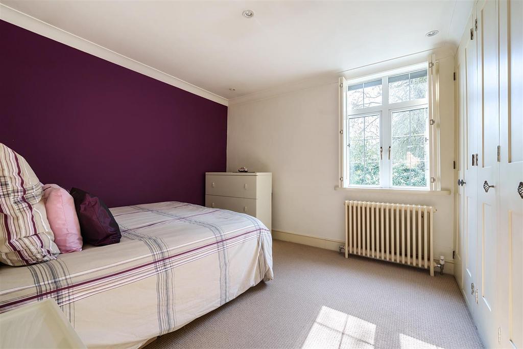 PURPLE BEDROOM TODAY PIC 17.jpg