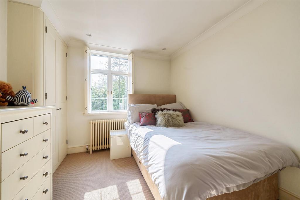 PIC 5 TODAY BEDROOM.jpg