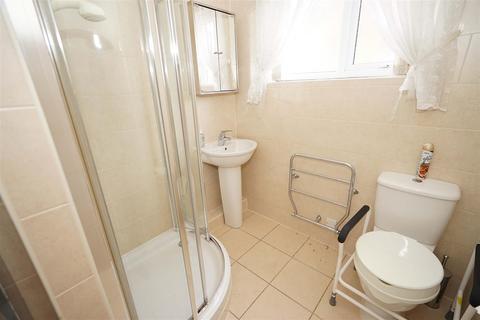 4 Harrison Crescent, Blackrod, Bolton, BL6 5EX