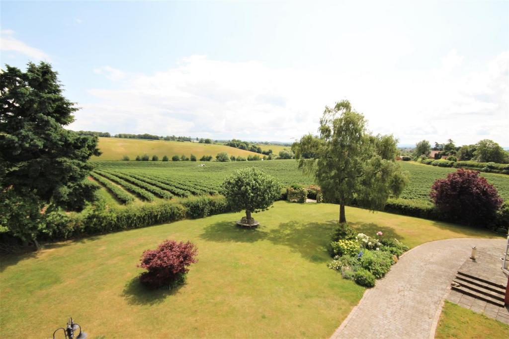 Oxenhall, Newent 5 bed detached house for sale £795,000