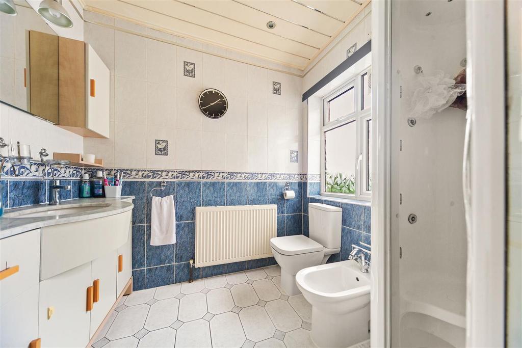 Main Bathroom