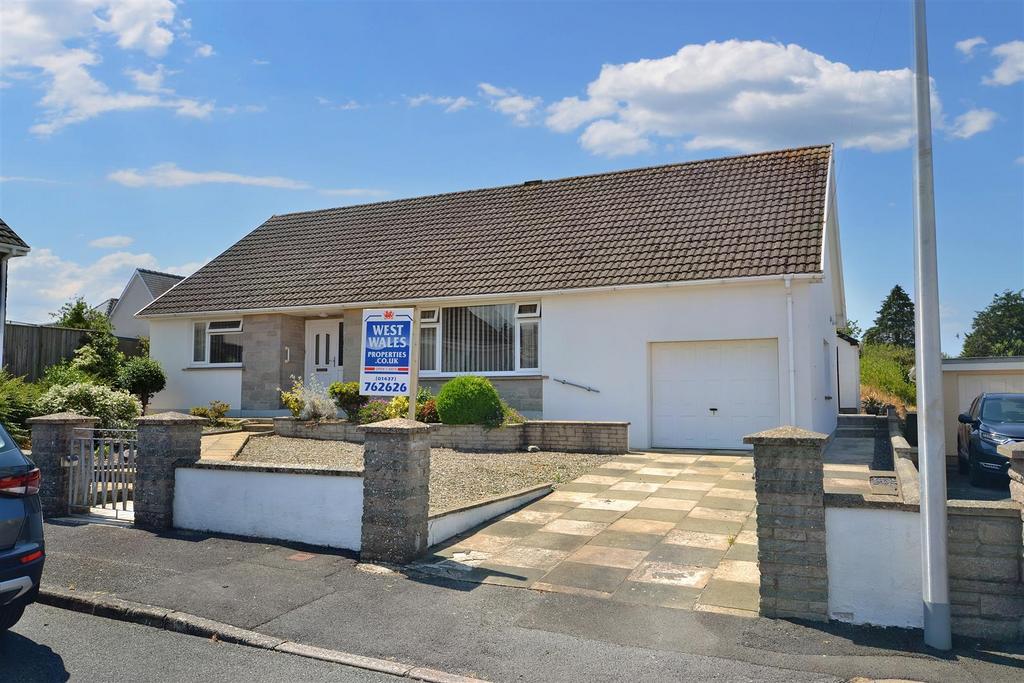 Goldcrest Avenue, Haverfordwest 3 bed detached bungalow for sale £350,000