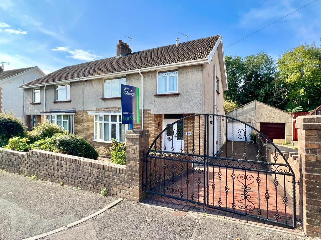Oaklands Road, Bridgend, Bridgend County Borough, CF31 4SX 3 bed semi