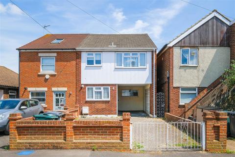 4 Guildford Road, London, E17 4DZ