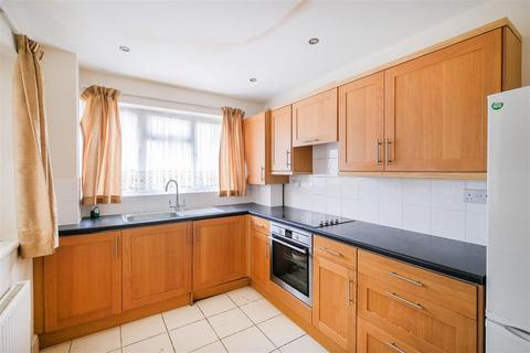 4 Guildford Road, London, E17 4DZ
