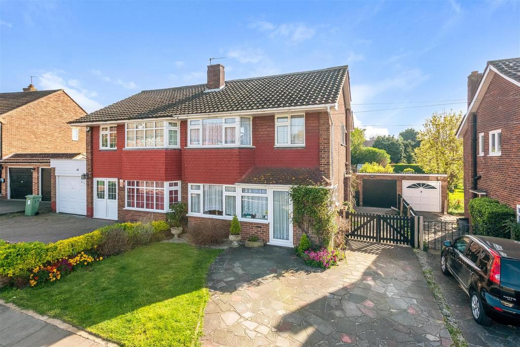 Avalon Road, Orpington 3 bed semidetached house £600,000