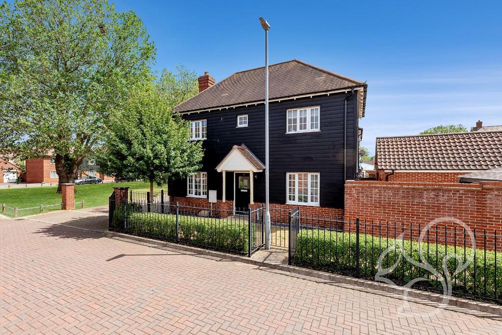 Lambeth Road, Colchester 3 bed detached house for sale £350,000