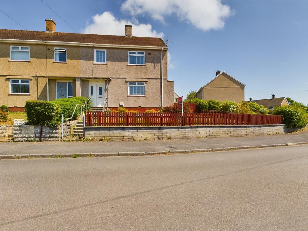 Cypress Avenue, West Cross, Swansea, SA3 2 bed end of terrace house for