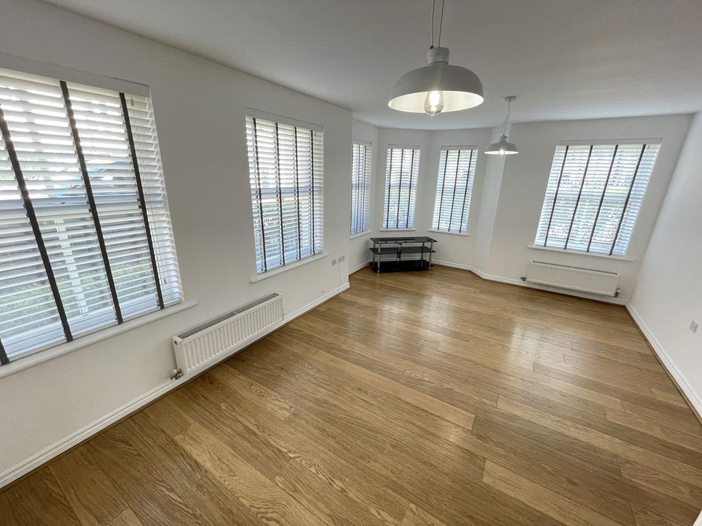 Greenside Drift, Westoe Crown Village... 2 bed flat £135,000