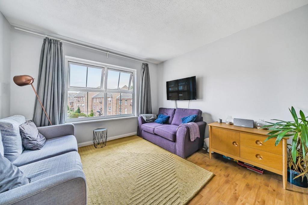 Paxton Road, Forest Hill 3 bed flat for sale £450,000