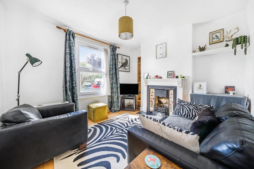 Pope Road, Bromley 2 bed semidetached house for sale £475,000