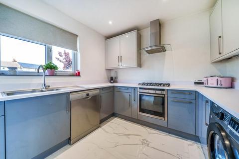 25 Holmcroft Way, Bromley, BR2 8AD