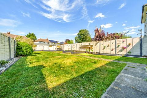 25 Holmcroft Way, Bromley, BR2 8AD