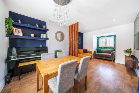 25 Holmcroft Way, Bromley, BR2 8AD