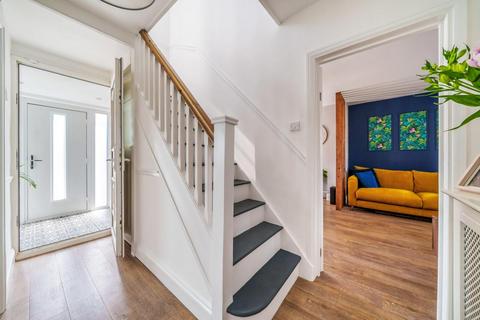 25 Holmcroft Way, Bromley, BR2 8AD