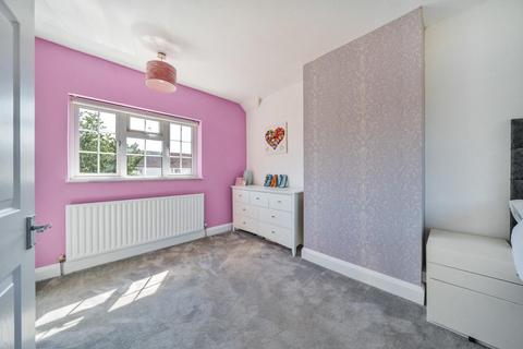 25 Holmcroft Way, Bromley, BR2 8AD
