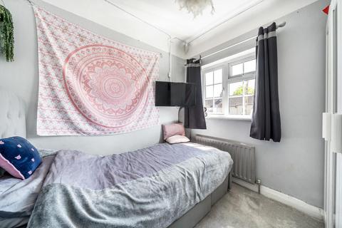 25 Holmcroft Way, Bromley, BR2 8AD