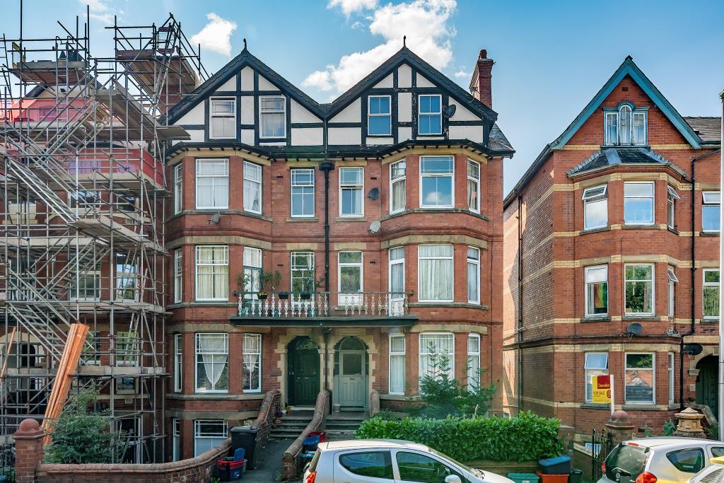 Llandrindod Wells, Powys, LD1 2 bed flat for sale £75,000