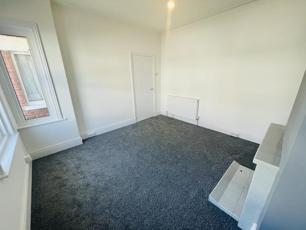 Bexhill Road, Eastbourne BN22 3 bed terraced house to rent £1,550 pcm