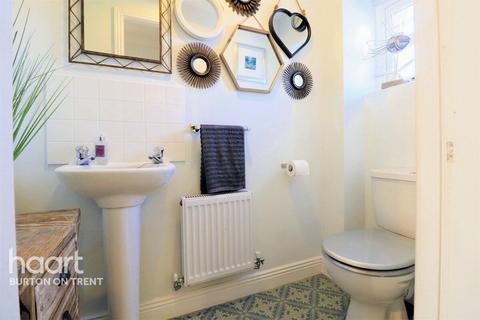 7 Garrett Square, Rolleston On Dove, Burton-on-trent, DE13 9AX