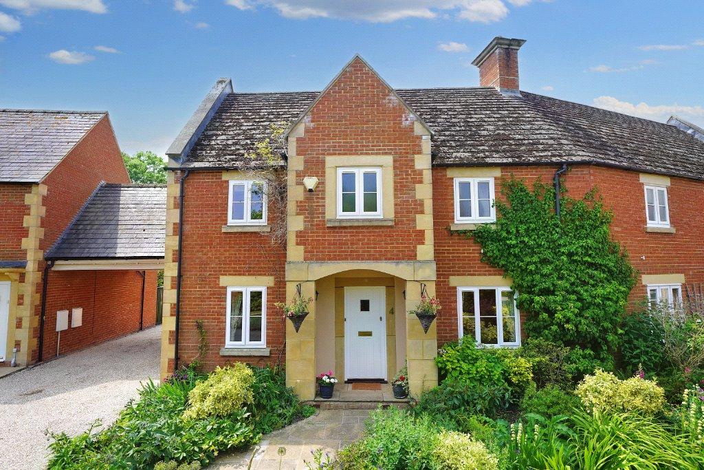 Church Meadows, Toddington, Gloucestershire, GL54 3 bed semidetached